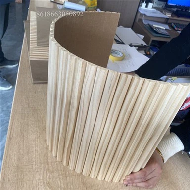 Pannello in legno massello di pino Tambour